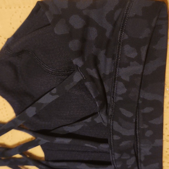 Lululemon Free To Be Serene Bra Formation Camo Deep Coal Multi SIZE: 6 - Picture 7 of 8